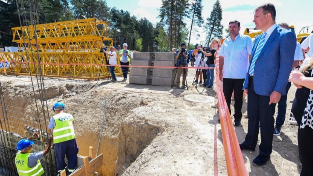 Mirović: Počela druga faza radova na izgradnji objekta Kamenica 3, u toku instalacija novog PET skenera