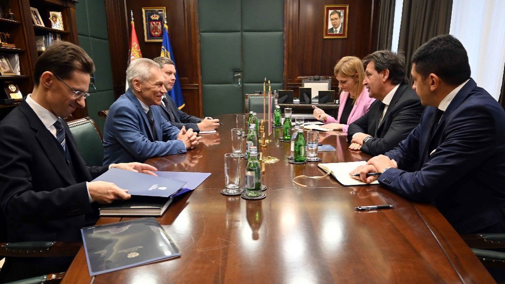 Ministar Gašić razgovarao sa ambasadorima radi unapređenja saradnje