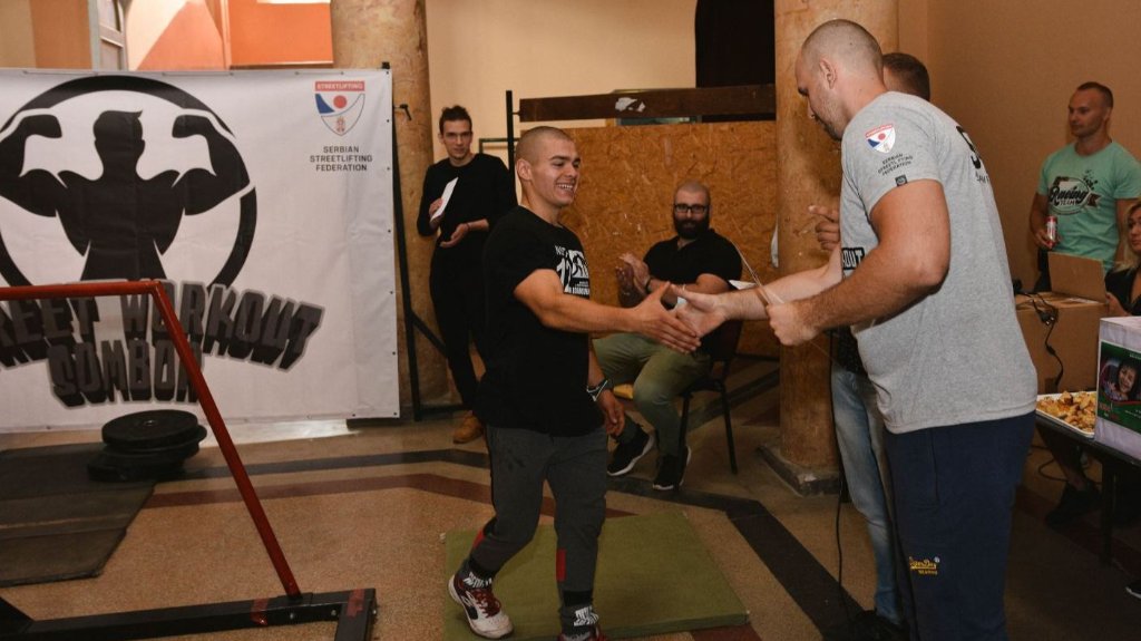 Zapažen uspeh Miloša Grahovca u Somboru na street lifting takmičenju 