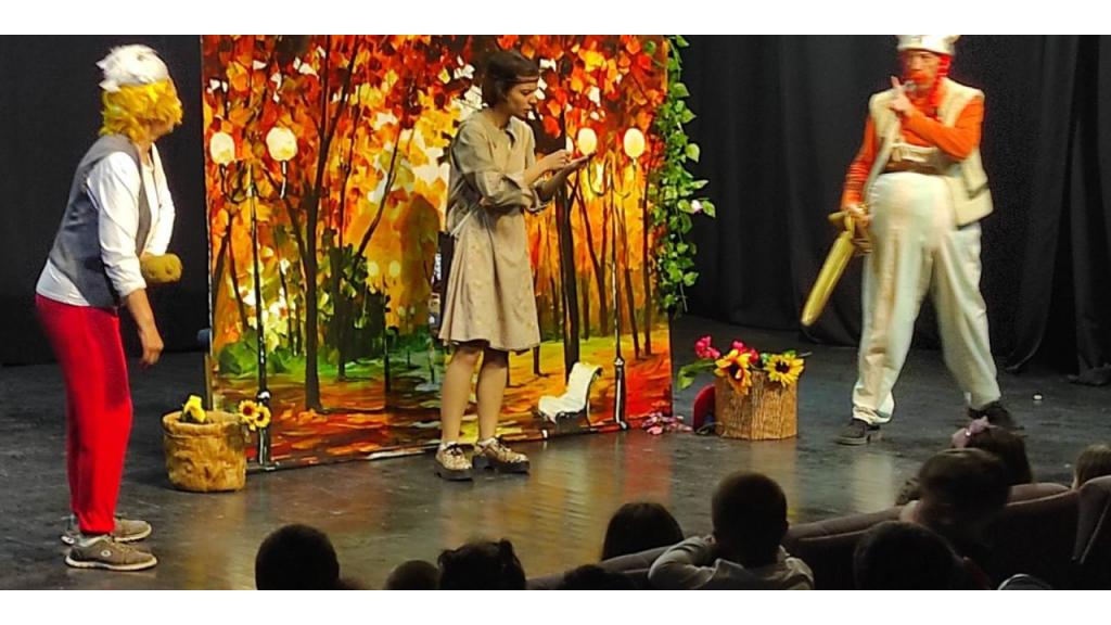 Odigrana pozorišna predstava za najmlađe „Asteriks i Obeliks“