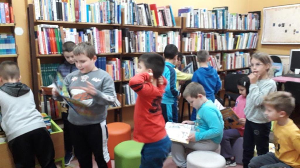 Mesec knjige u biblioteci: Čitali, pevali, učili, maštali i uživali zajedno