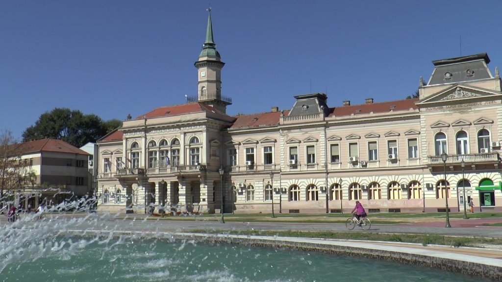 Opština Bečej sufinansira mesečne karte za prevoz studenata