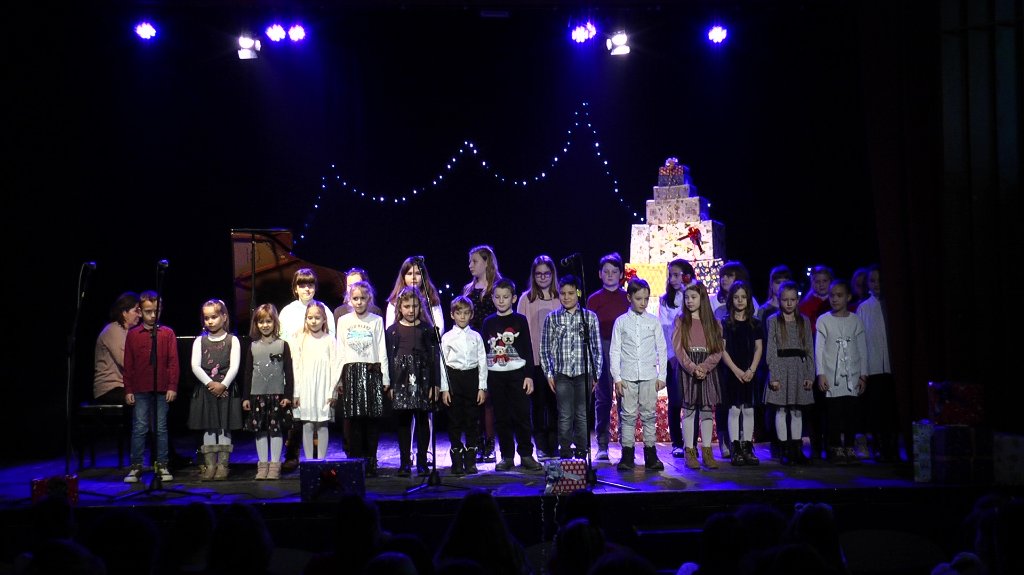 Učenici muzičke škole „Petar Konjović“ priredili novogodišnji koncert