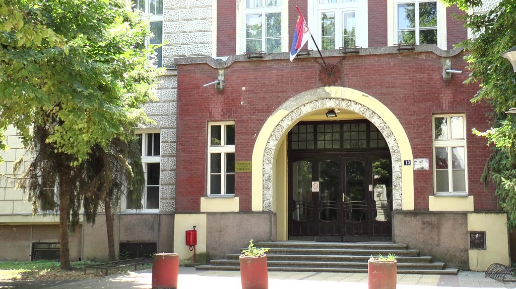 U Gimnaziji Bečej ima mesta za 110 novih đaka