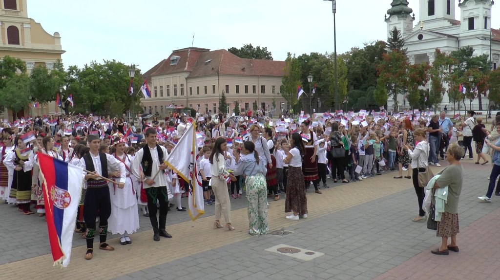 Bečej obeležio Dan srpskog jedinstva, slobode i nacionalne zastave