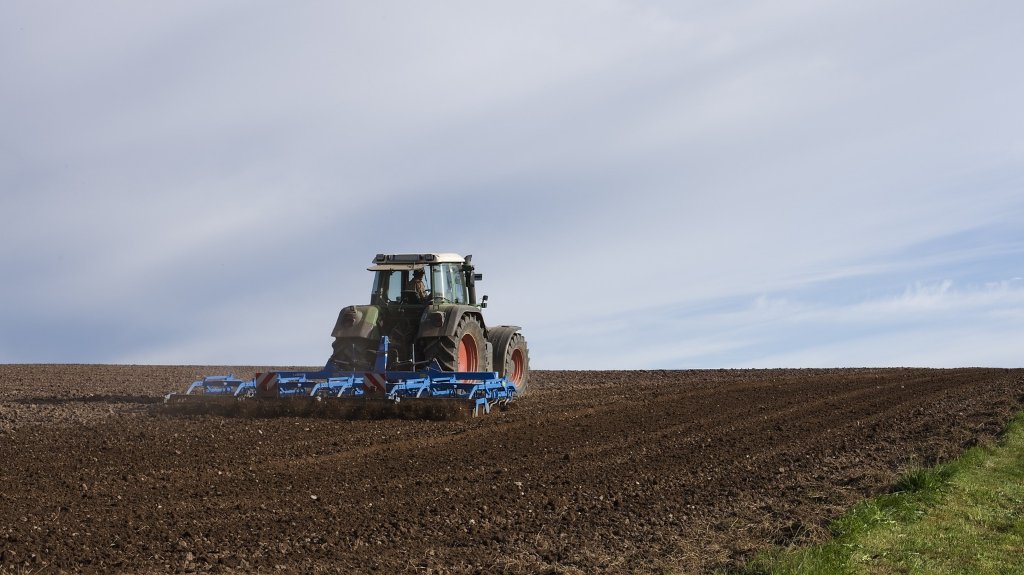 Javni poziv za podnošenje zahteva za subvencionisanu dodelu zaštitnog rama za upotrebljavani traktor