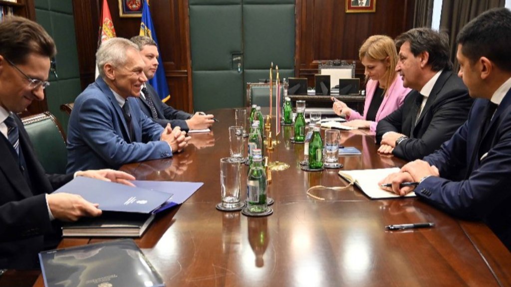 Ministar Gašić razgovarao sa ambasadorima radi unapređenja saradnje