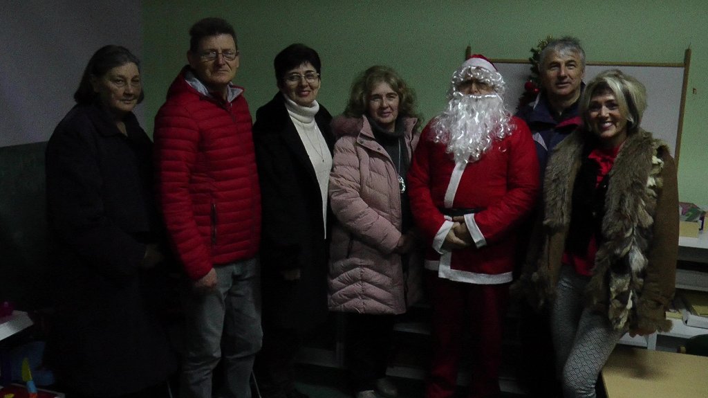 U humanitarnoj akciji „Budi i ti nekom Deda Mraz” prikupljeno 475 novogodišnjih paketića
