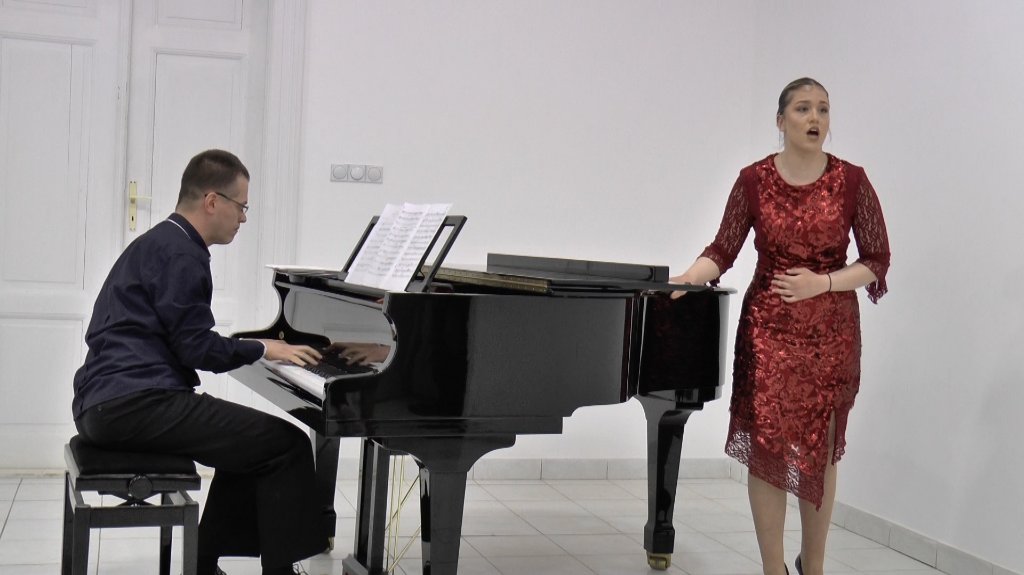 Anja Galešev održala svoj prvi solistički koncert u Novom Kneževcu