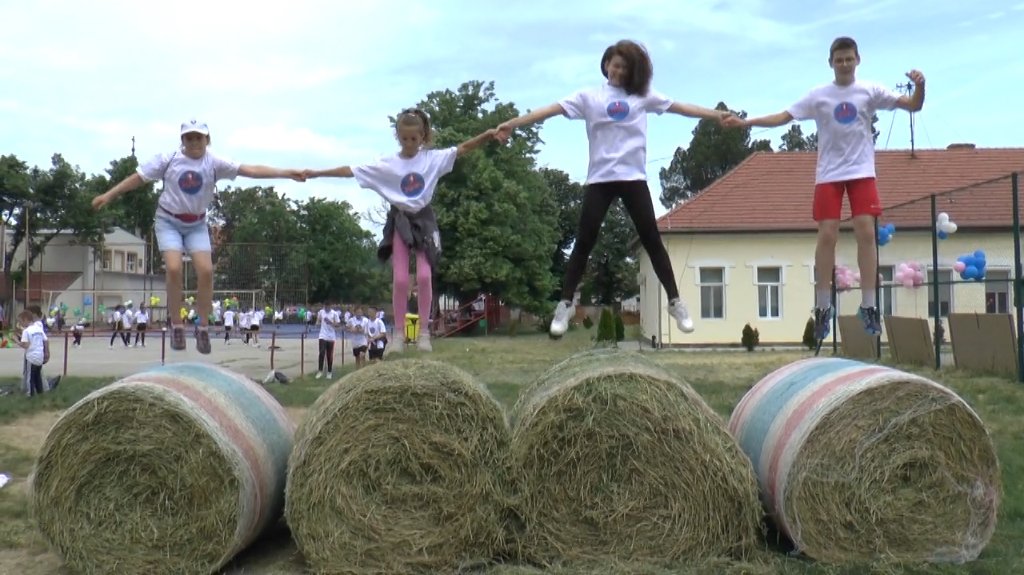 Novokneževčki osnovci uživali u poslasticama festivala zdrave ishrane i fizičke aktivnosti „Popaj“