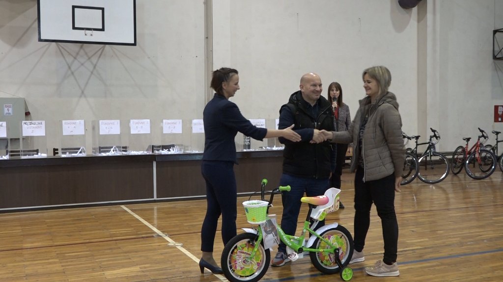 Dodelom osmanaest bicikala obeležena Evropska nedelja mobilnosti u Kanjiži