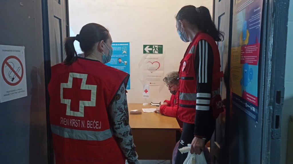  Crveni krst Novi Bečej: Još 100 paketa pomoći na teritoriji opštine