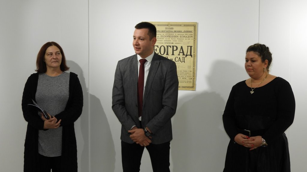 Otvorena izložba Nemanje Karapandžića o znamenitim Srbima u Potisju