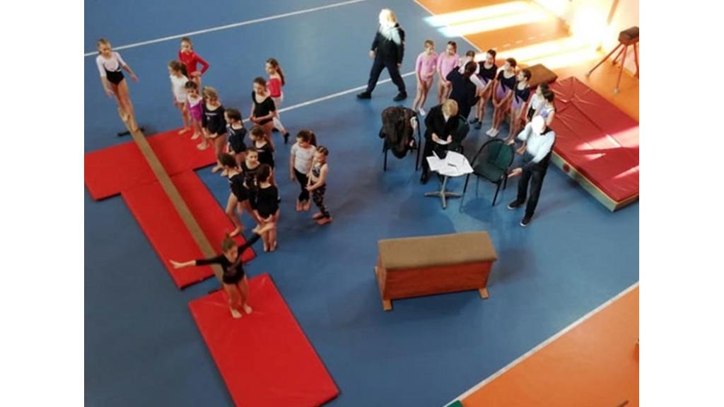 Održano okružno školsko prvenstvo u gimnastici