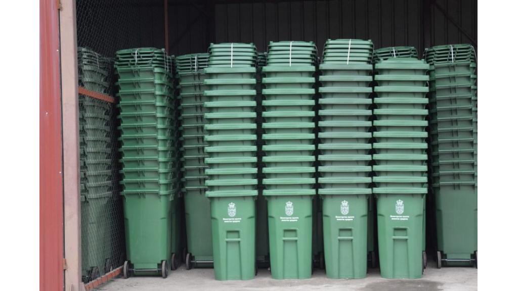 Sombor dobio nove kante i kontejnere za odlaganje otpada