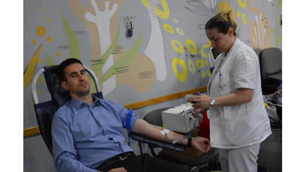 Gradonačelnik Sombora sa saradnicima podržao dobrovoljnu akciju davanja krvi