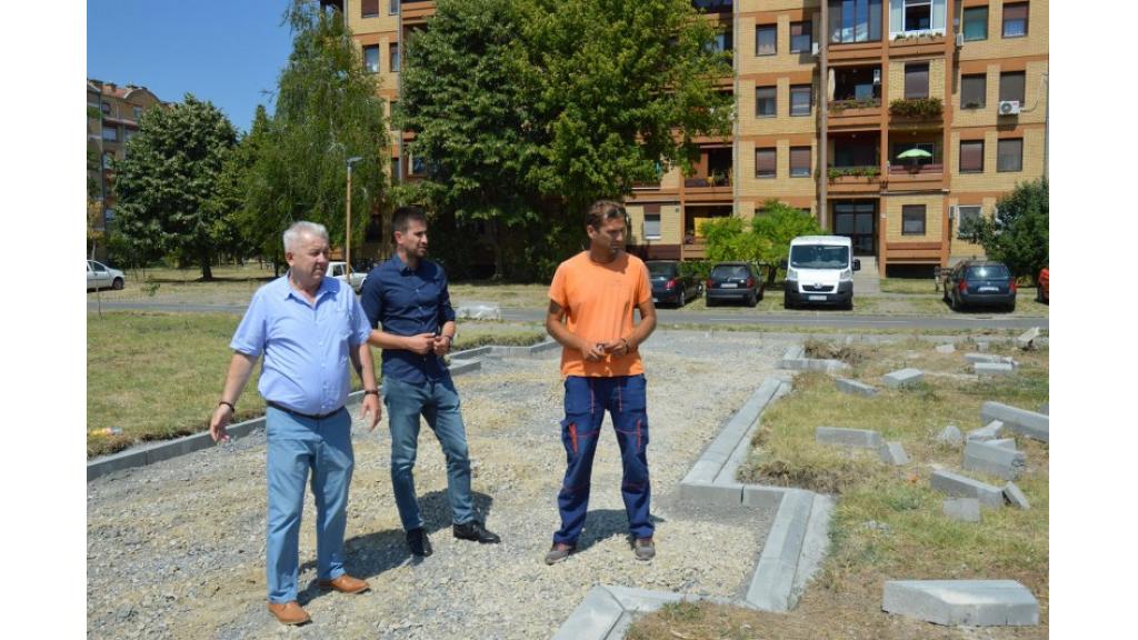 Gradonačelnik Sombora obišao radove na izgradnji novih staza u Bloku 82