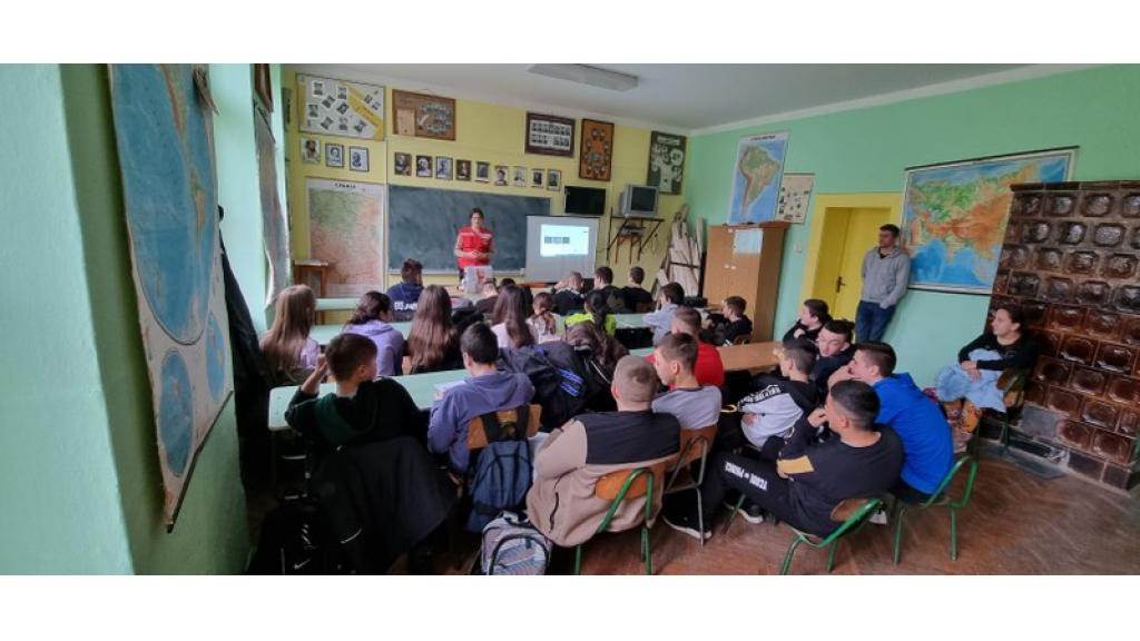 Crveni krst Apatin održao predavanje na temu prevencije borbe protiv trgovine ljudima