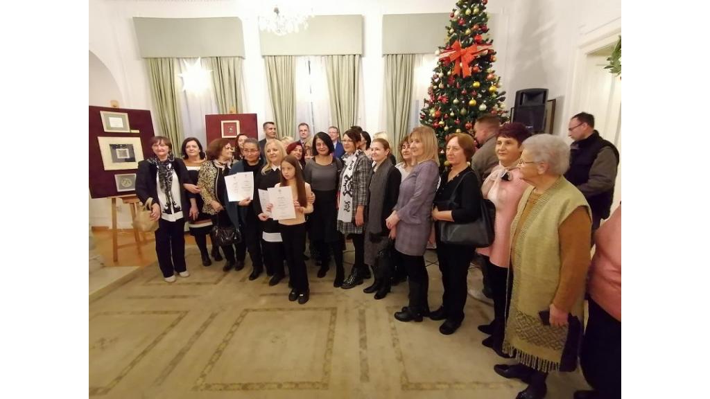 Dve Somborke nagrađene na 9. žiriranoj izložbi “100 žena 100 minijatura“