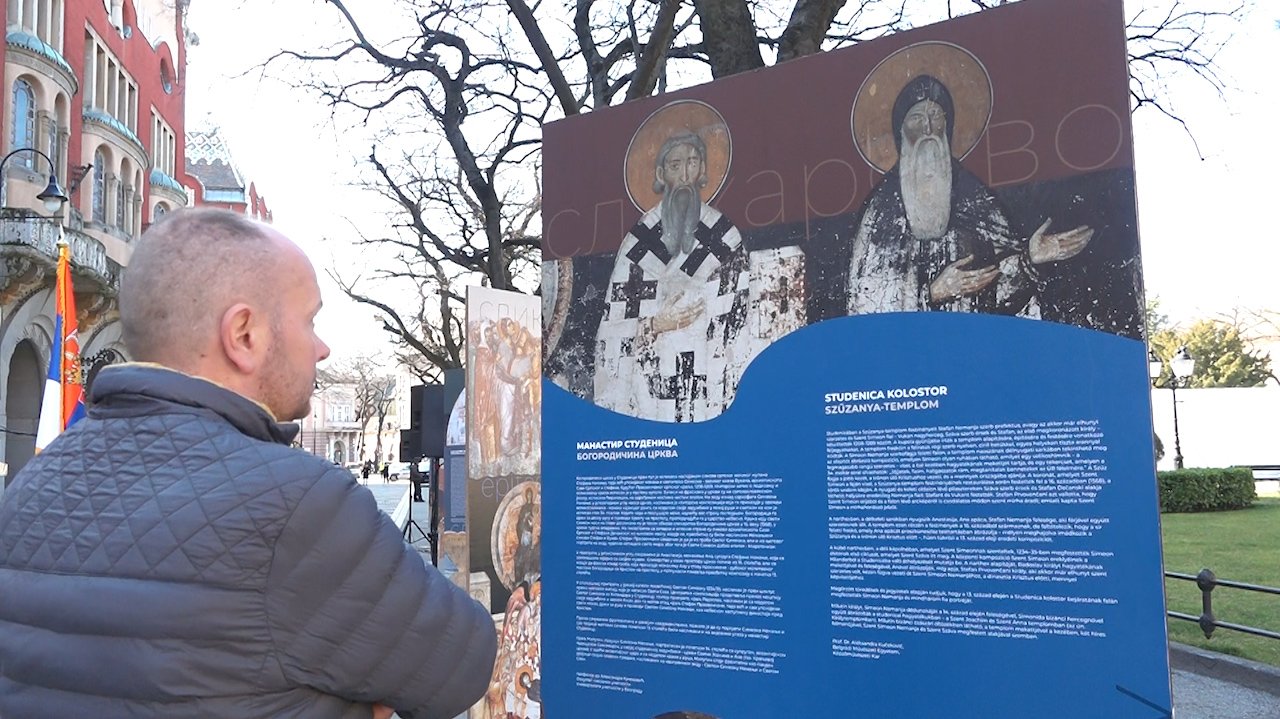Izložba o zadužbinama Nemanjića predstavljena ispred Gradske kuće