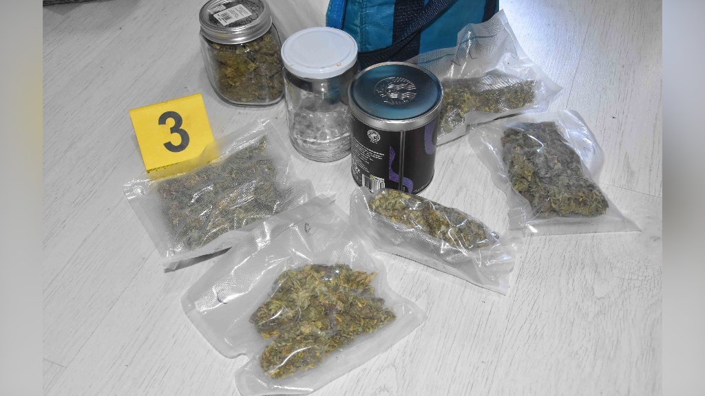 U stanu 24-godišnjaka pronađene marihuana i halucinogene gljive