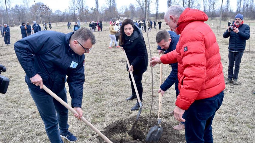 JVP „Vode Vojvodine“ doniralo 1.000 sadnica bagrema Opštini Srbobran