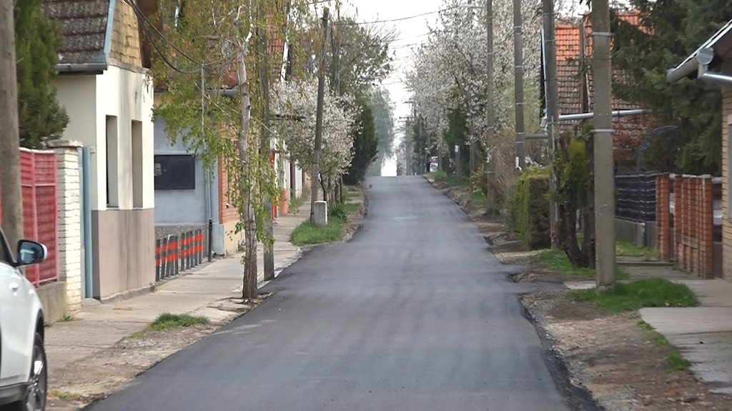 Nakon više decenija Ulica Vinogradi II u Čantaviru dobila asfalt