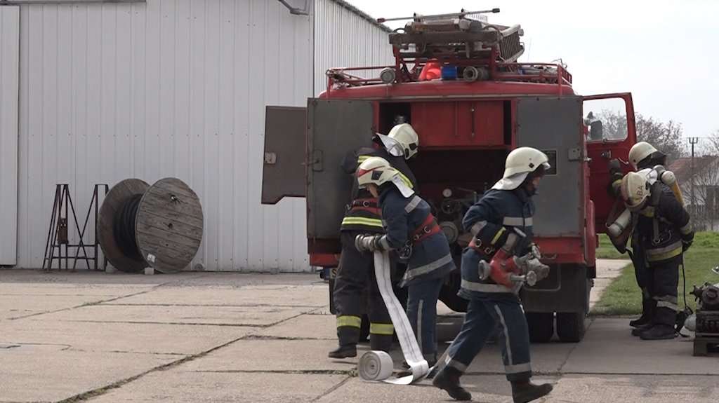Pozovi 193: Dobrovoljni i profesionalni vatrogasci zajedno u akciji