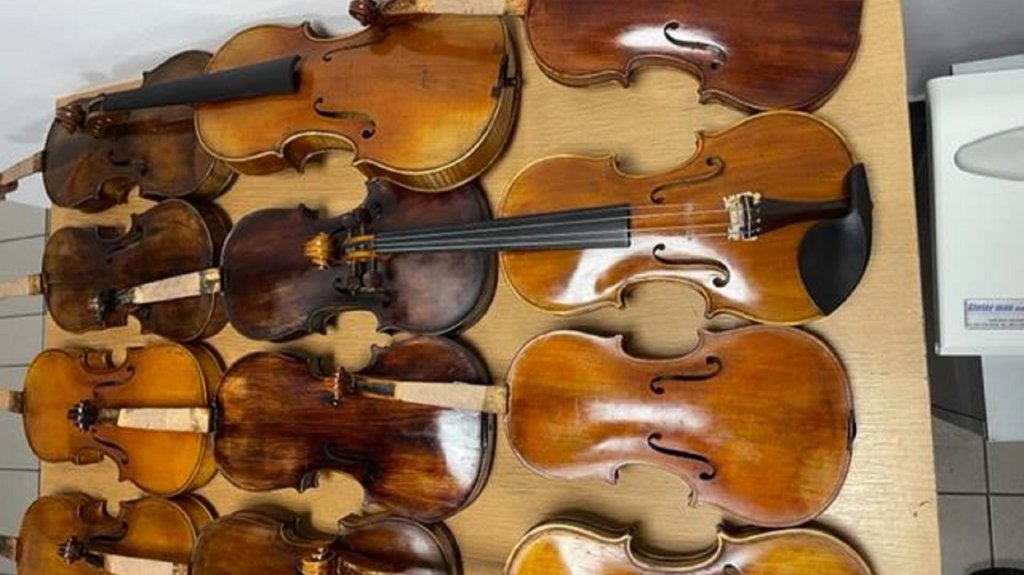 Sprečen pokušaj krijumčarenja 12 violina, od kojih su neke antikviteti
