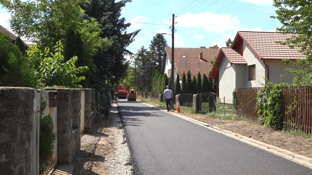 Jasenovačka ulica na Paliću posle 50 godina dobila asfalt