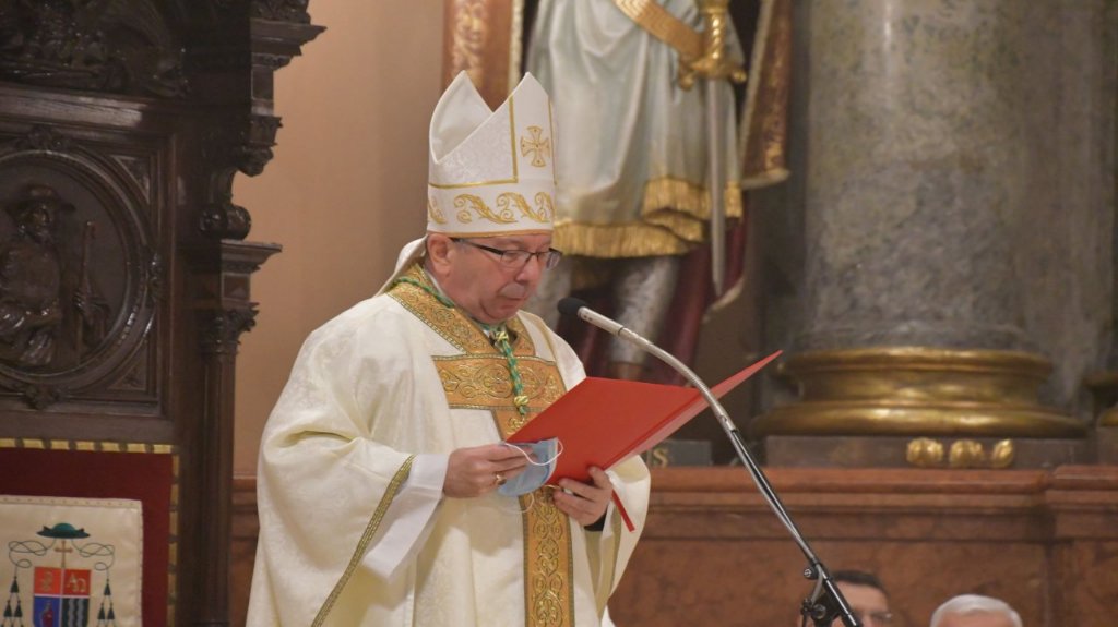 Biskup Slavko Večerin pretrpeo moždani udar