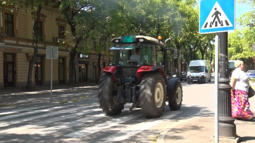 Traktori napustili Štrosmajerovu ulicu