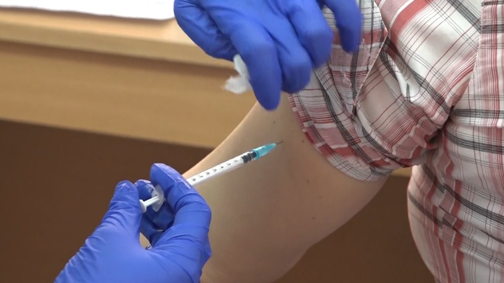 Obe doze vakcine primilo 27.000 Subotičana