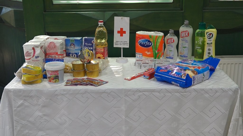Počela podela paketa hrane i higijene u Crvenom krstu 