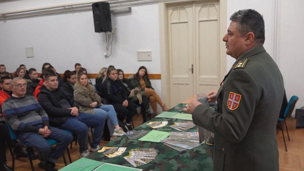 Promocija dobrovoljnog služenja vojnog roka održana u Tehničkoj školi „Ivan Sarić”