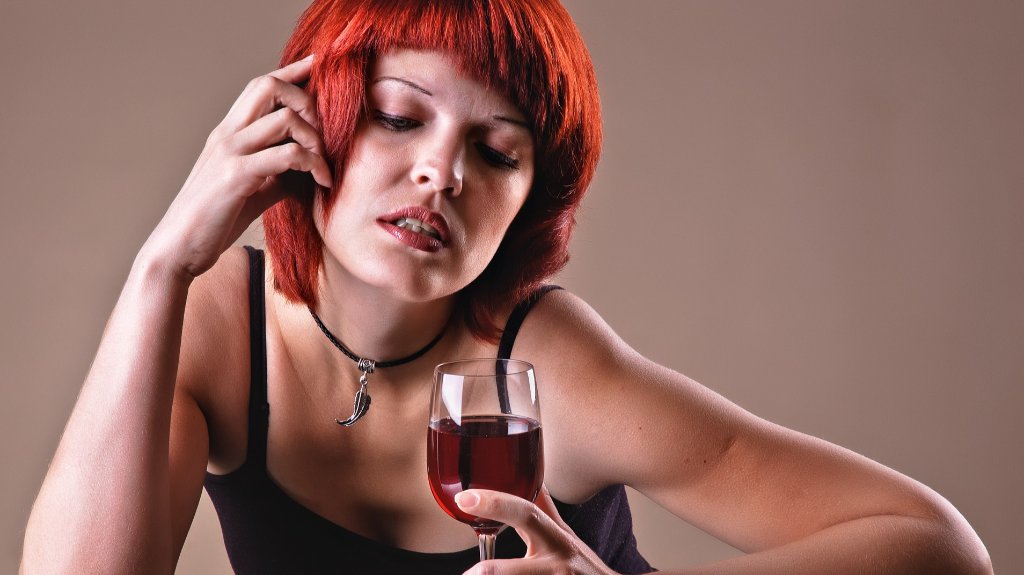 ŽIVETI SLOBODNO - Ženski alkoholizam